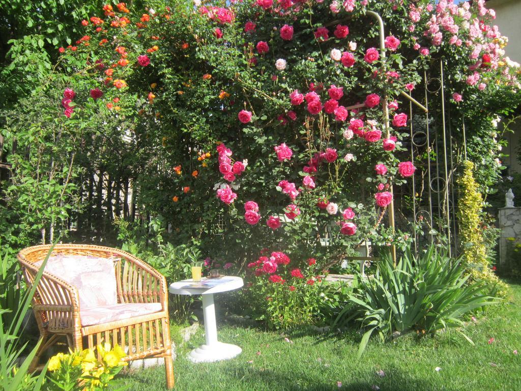 Guest House Bankya Luaran gambar