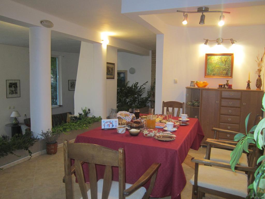 Guest House Bankya Luaran gambar