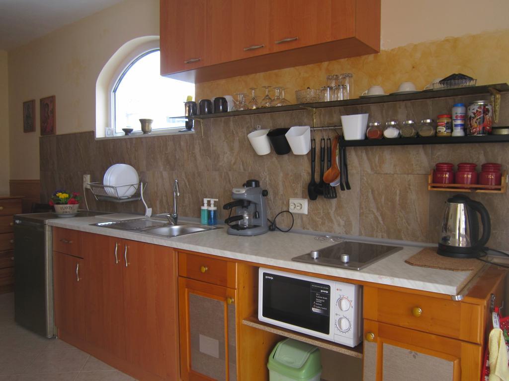 Guest House Bankya Luaran gambar