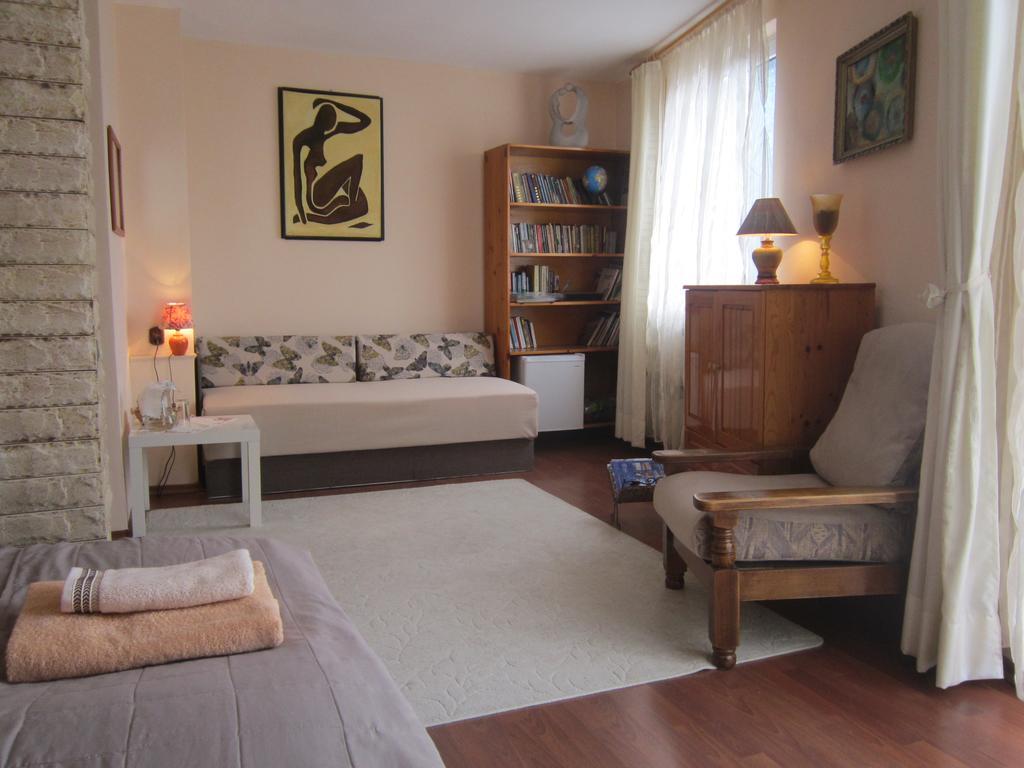 Guest House Bankya Luaran gambar