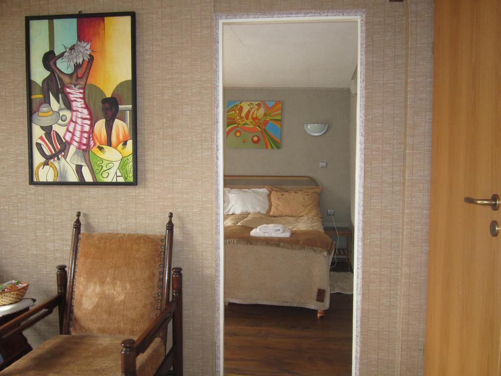 Guest House Bankya Luaran gambar