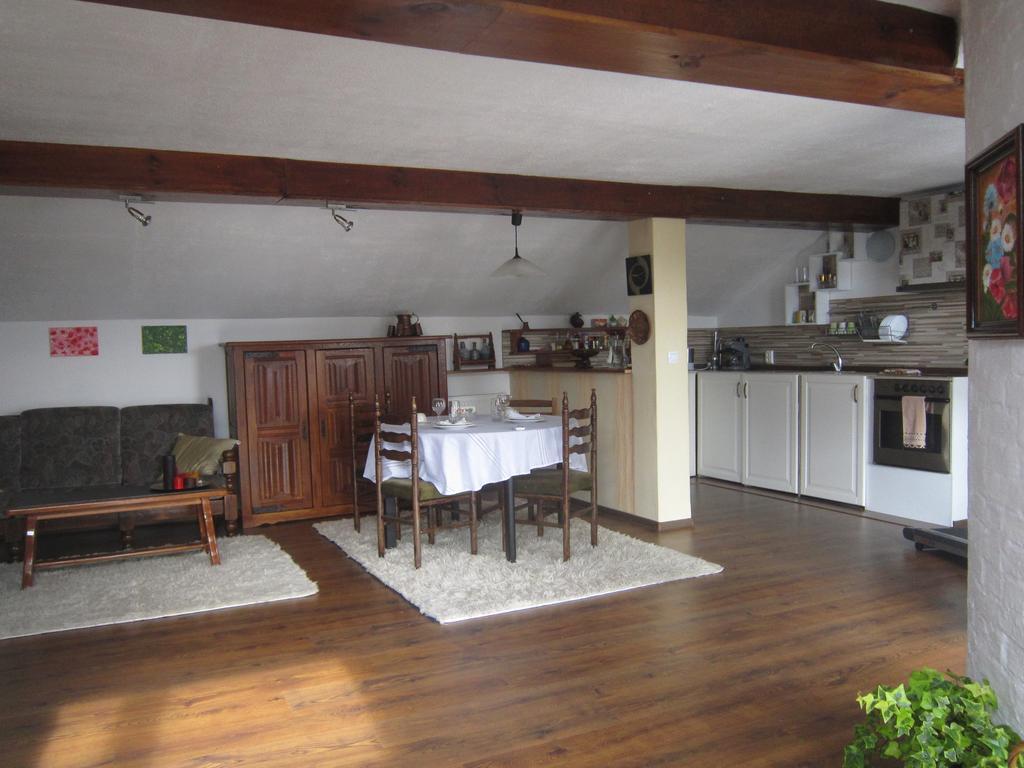 Guest House Bankya Luaran gambar